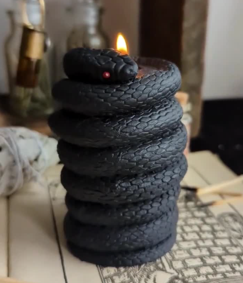 ๐ฎ๐ธ๐
๐ซ๐ธ๐ฉ๐ฏ๐ผ๐ฉ๐ธ - Ritual Pillar Candle