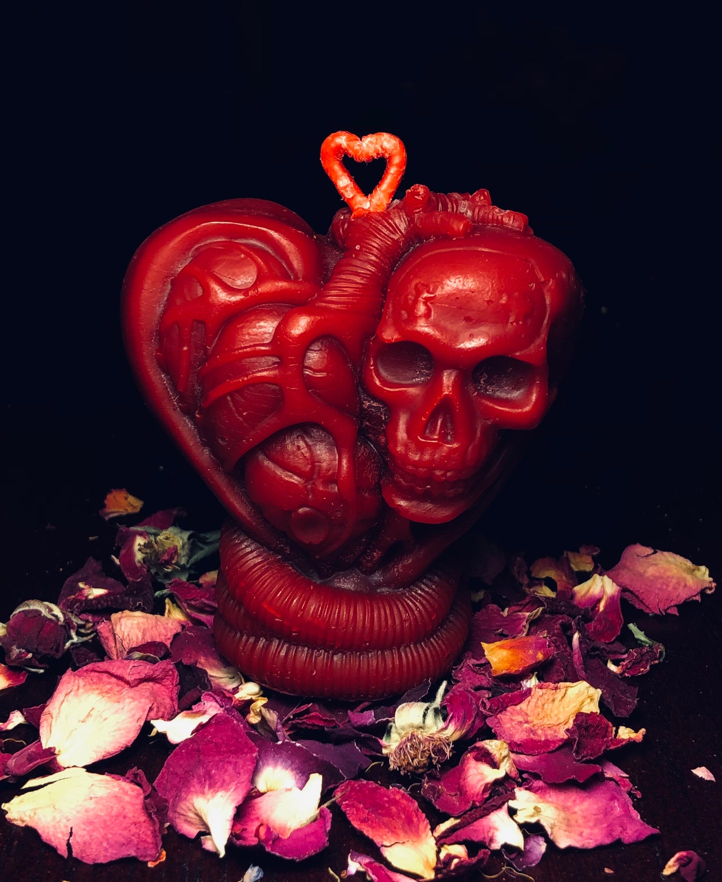ℌ𝔞𝔲𝔫𝔱𝔢𝔡 ℌ𝔢𝔞𝔯𝔱 - Beeswax Ritual Candle